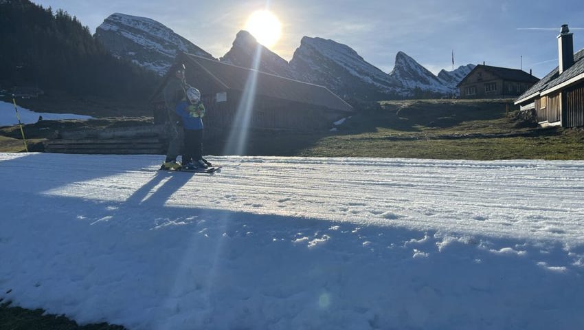  Immerhin der Kunstschnee bei der Alp Sellamatt dürfte noch einen Moment halten. 