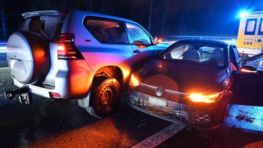 Fünf Autos waren in die Kollision verwickelt.