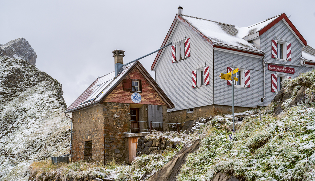 Hier thront es felsenfest mitten in der Natur: Das Berggasthaus Tierwis.