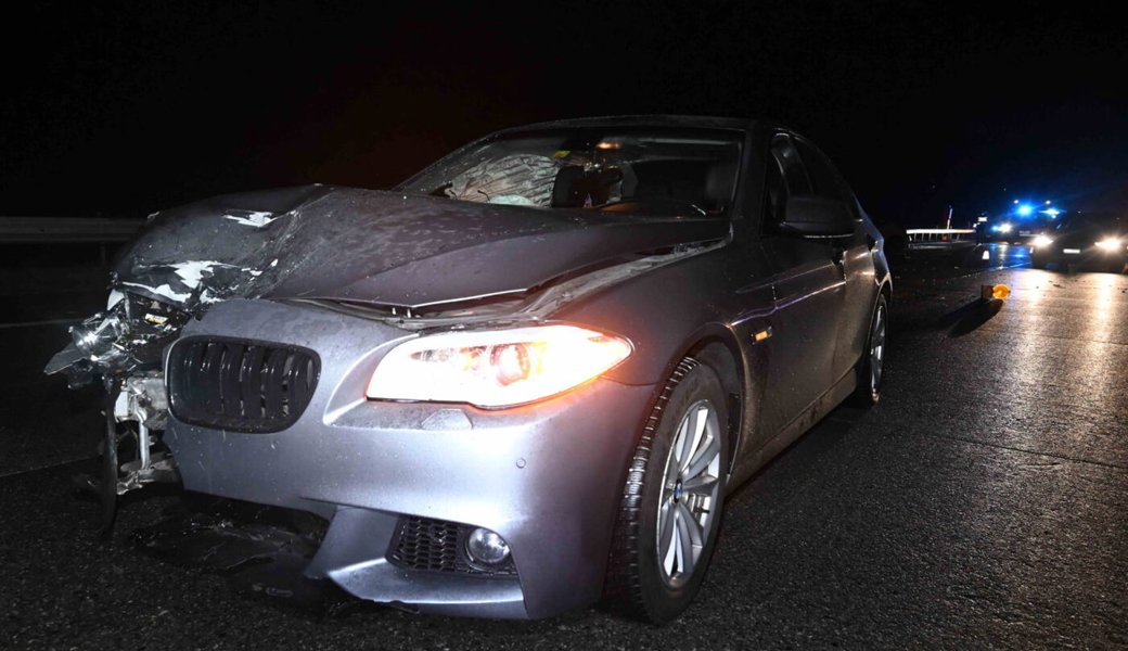  Trotz Vollbremsung in ein Reh gefahren: Verkehrsunfall auf der A13 bei Trübbach. 