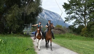 Hoch zu Pferd Geschicklichkeit bewiesen