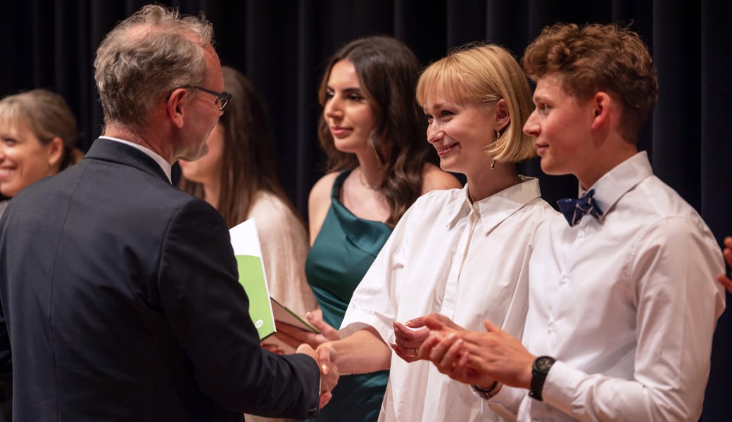 PHSG-Rektor Horst Biedermann durfte 218 Absolventinnen und Absolventen die Bachelor- und Lehrdiplome überreichen. 