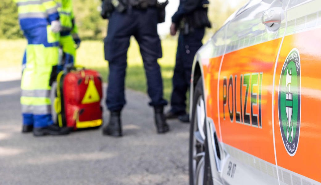 Nebst der Feuerwehr rückten auch Rettung und Polizei aus.