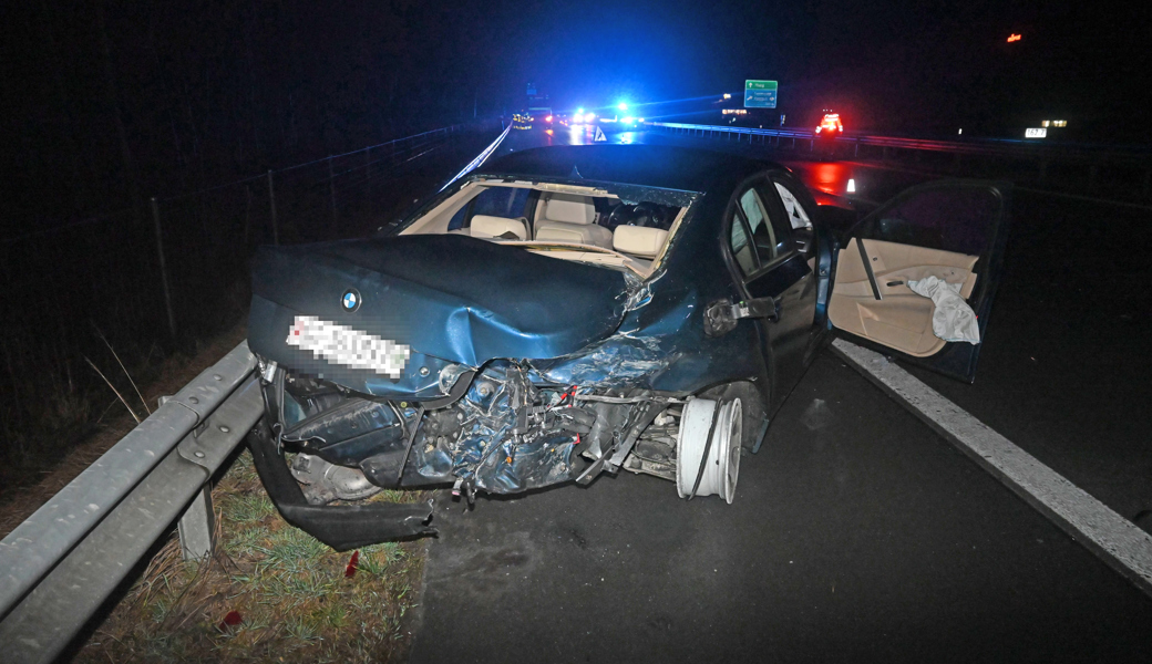 Mann lässt Auto nach Unfall mitten auf A13 stehen – dann kracht es erneut