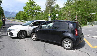 Blechschaden bei Kollision auf der Rheinstrasse