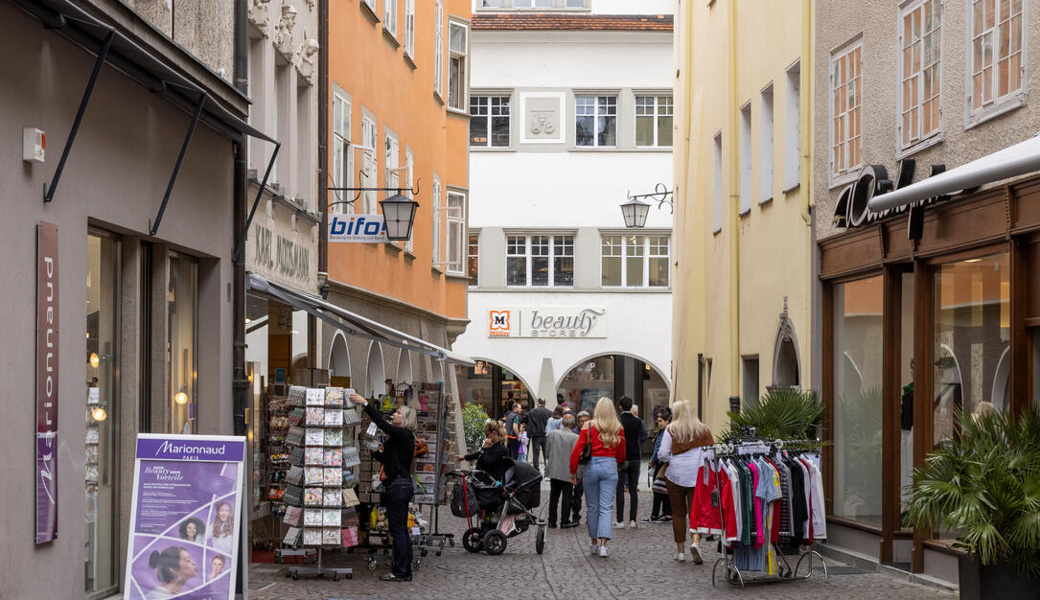 Die Massnahme soll den Einkaufstourismus weniger attraktiv machen. Im Bild: Das Zentrum von Feldkirch. 