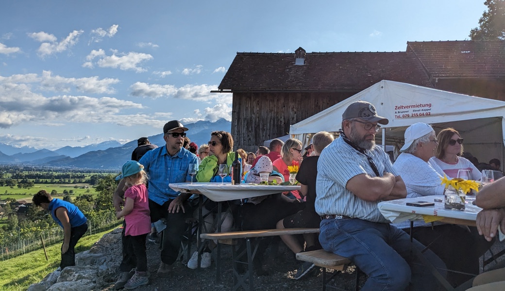 Bestes Wetter, Geselligkeit und ansprechende Produkte: Das Winzerfest entlang des Trübliwegs war gut besucht und ein gelungener Anlass.