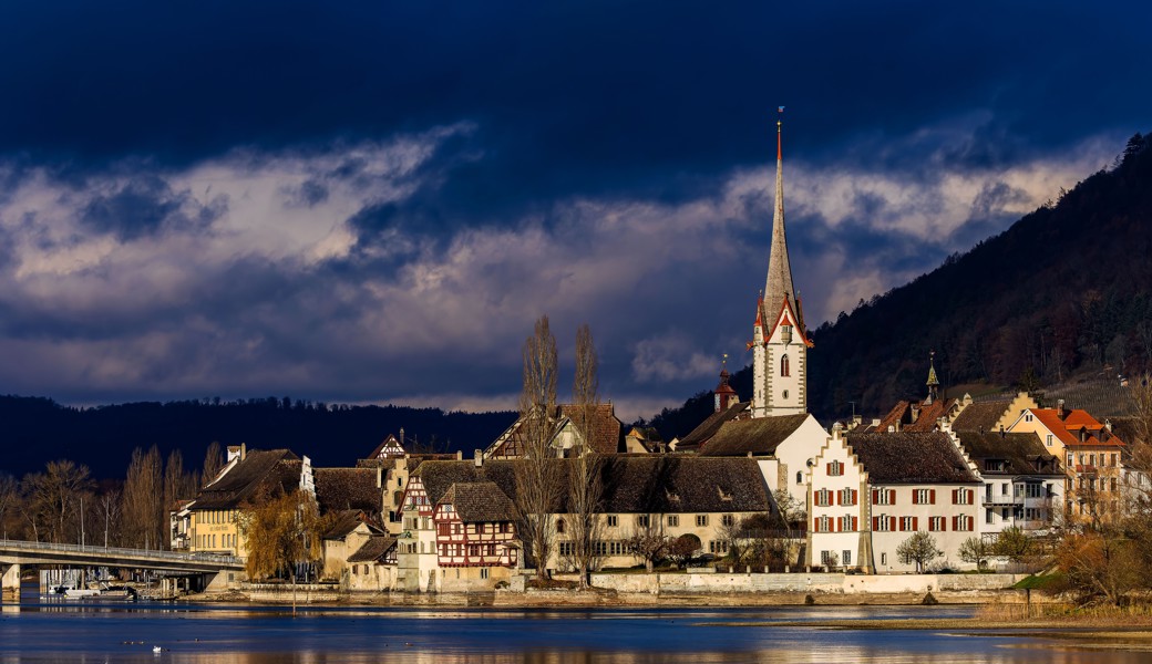 Stein am Rhein ist eine Perle am Untersee/Rhein und gehört zum Kanton Schaffhausen. Der mittelalterliche Stadtkern ist einzigartig.