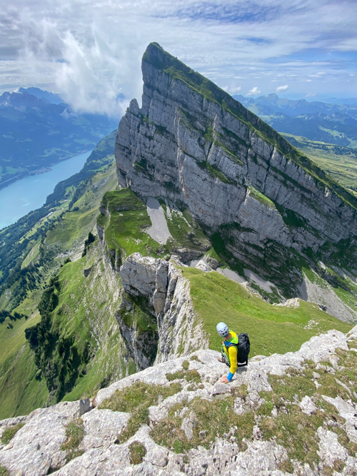 Am Zuestoll mit Blick zum Brisi.