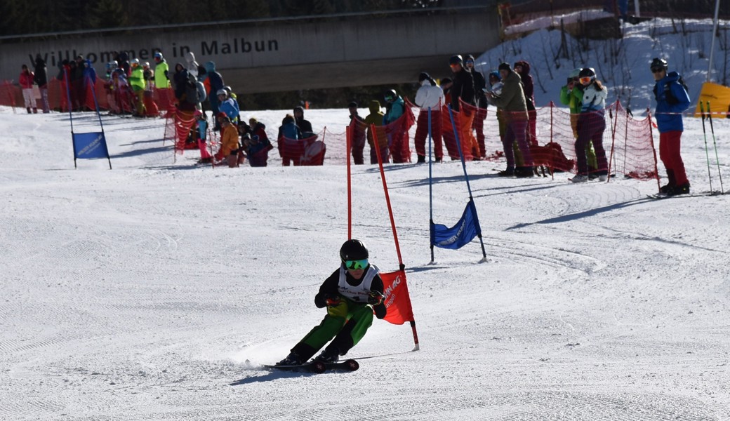 Vom Pflug bis zur schwarzen Piste: Übung macht den Meister am Kinder-Skikurs