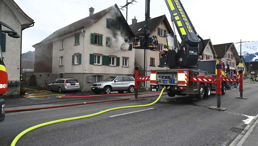  Die Feuerwehr brachte den Brand unter Kontrolle.