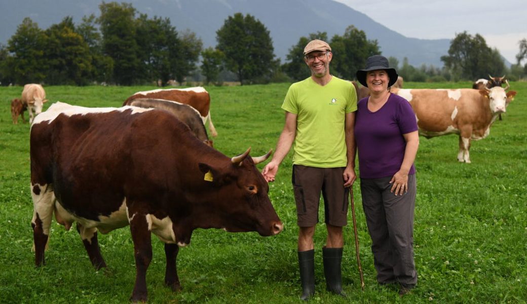  Andreas und Marianne Kramer aus Gams stellen ihren Betrieb derzeit auf Demeter um. Bilder: Corinne Hanselmann