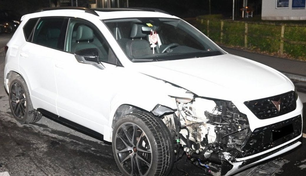 Das Fahrzug wurde beim Unfall beschädigt. 