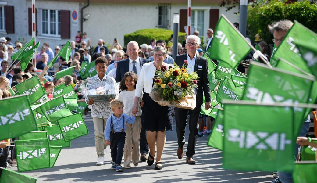 4. Juni: Die frischgebackene Kantonsratspräsidentin Barbara Dürr wird in Gams empfangen und gefeiert.