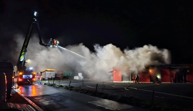 Im Einsatz standen neben der Feuerwehr auch Spezialisten und Spezialistinnen der Kantonspolizei.