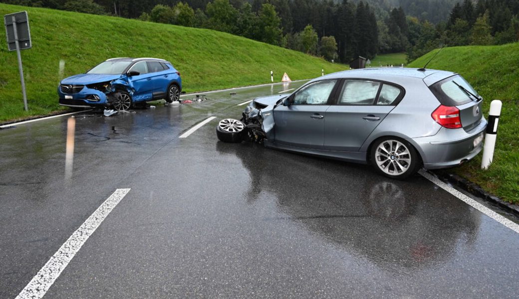  Bei der Kollision auf der Stossstrasse zwischen Altstätten und Gais erlitten beide Autos Totalschaden. 