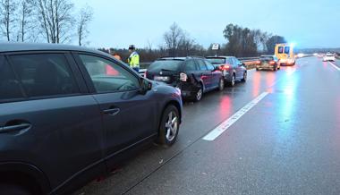 Drei Autos krachten ineinander – eine Verletzte