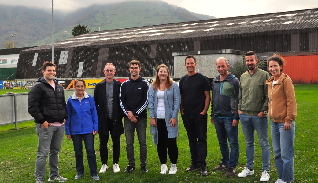 Die Grabser IG Sportarealentwicklung Mühlbach: von links nach rechts: Hans Sturzenegger, Hildegard Fässler, Roger Wülfing, Manuel Gantenbein, Sara Lippuner, Peter Rohner, Patrick Beusch, Mathias Eggenberger, Daniela Gantenbein. 