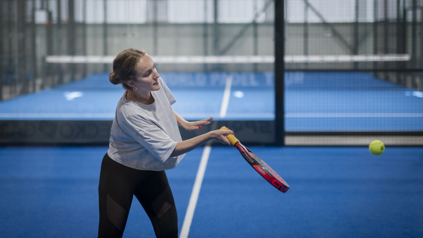 Ein Sport für drinnen und draussen: Padel-Tennis.