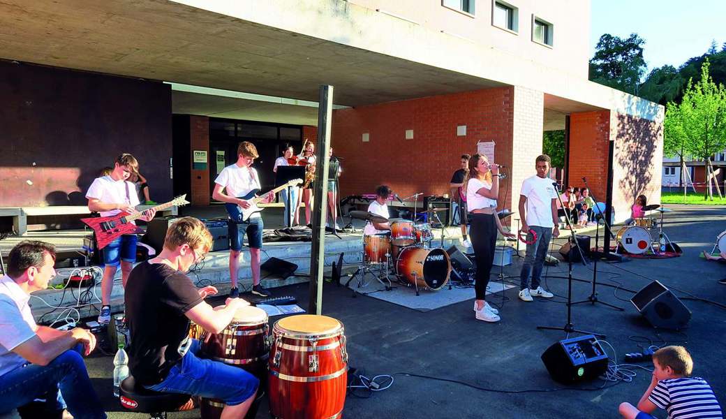 In Buchs mit dabei: «The Grinch», eine Pop-Rock- Schülerband der Schule Musik im Zentrum (Bild von der Diepoldsauer Musikschulserenade). 