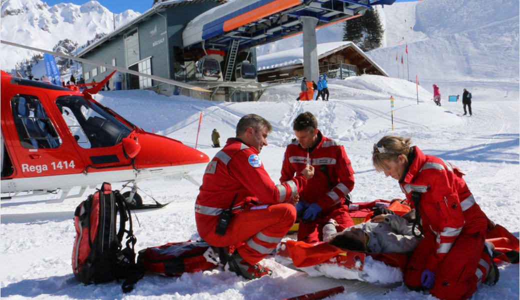 Skifahrer gerammt: Noch an Unfallstelle verstorben