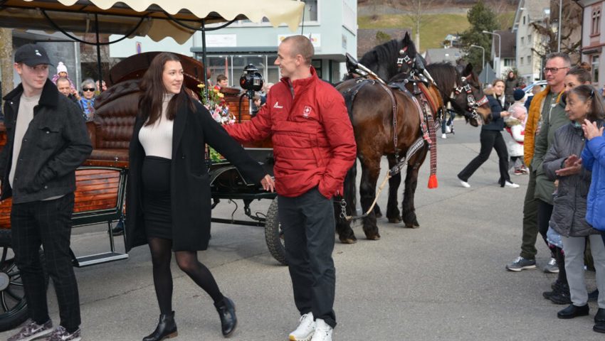  Im Herbst haben sie geheiratet, nun werden sie bald Eltern: Jan Scherrer und Ehefrau Sasha. 