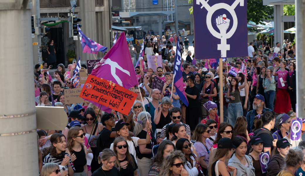 Am 14. Juni gehen Feministinnen und Feministen auf die Strasse. So auch in St.Gallen im vergangenen Jahr.