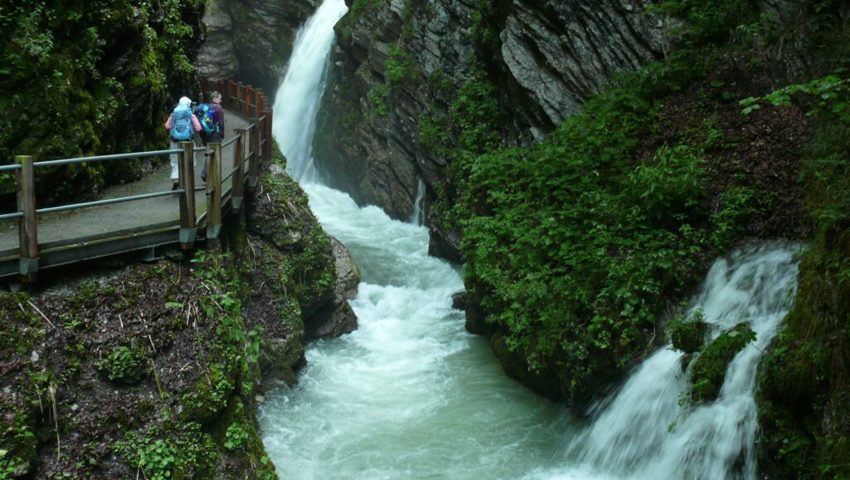  Das Obertoggenburg hat viele Schönheiten zu bieten, wie hier die Thurwasserfälle in Unterwasser. 