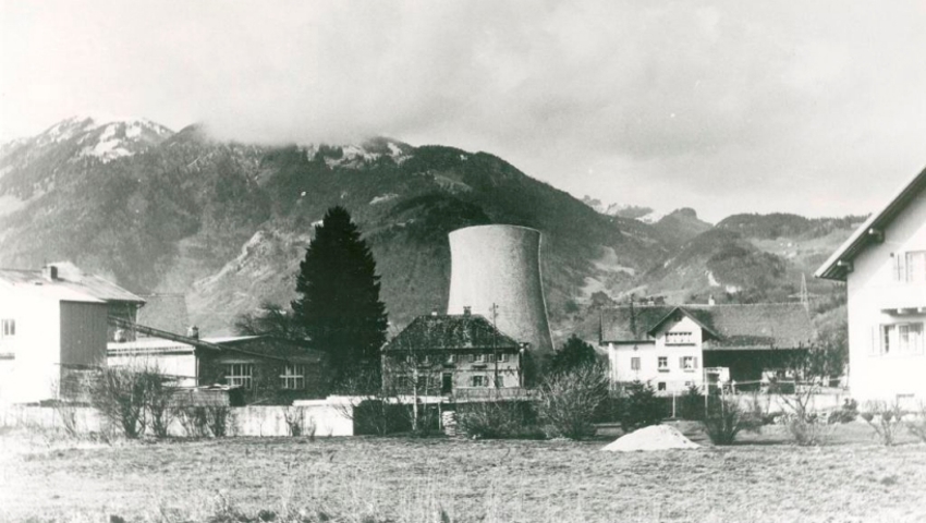  Auf der Fotomontage sieht man, wie der Kühlturm des Atomkraftwerks Rüthi ausgesehen hätte. 