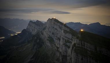 Höhenfeuer auf Churfirsten brennen schon einen Tag früher