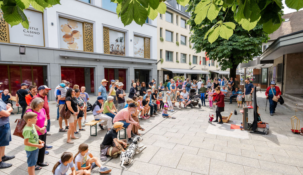 Beim Festival gibt es Akrobatik, magische Zaubertricks und Clownerie zu sehen.