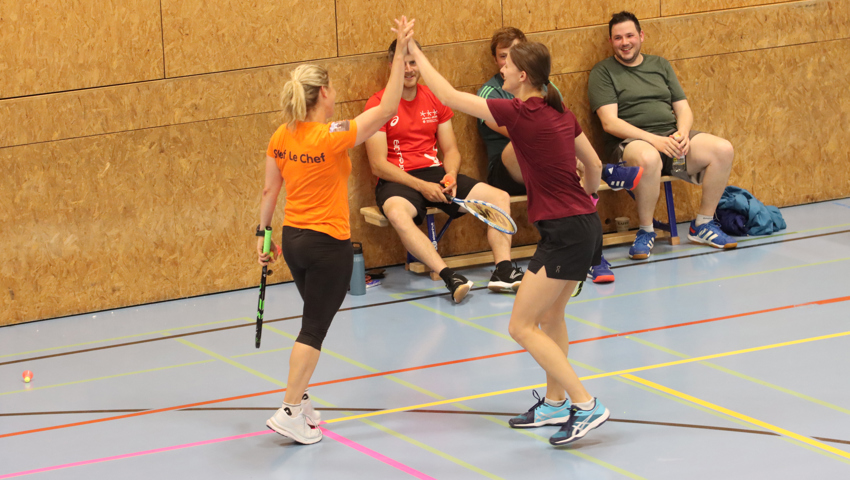 Ein Turnier das Spass machte: Die Graber-Cup-Teilnehmenden sorgten für ein faires und spannendes Crossminton-Turnier.