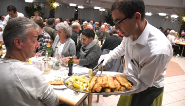 Spezialität im Bierteig fein gebraten