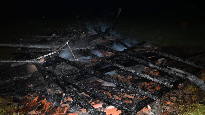  Nach dem Brand war vom Holzschopf praktisch nichts mehr übrig. 