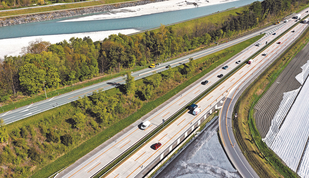 Die Autobahn zwischen Sevelen und Trübbach ist auch während der Bauzeit zweispurig befahrbar.