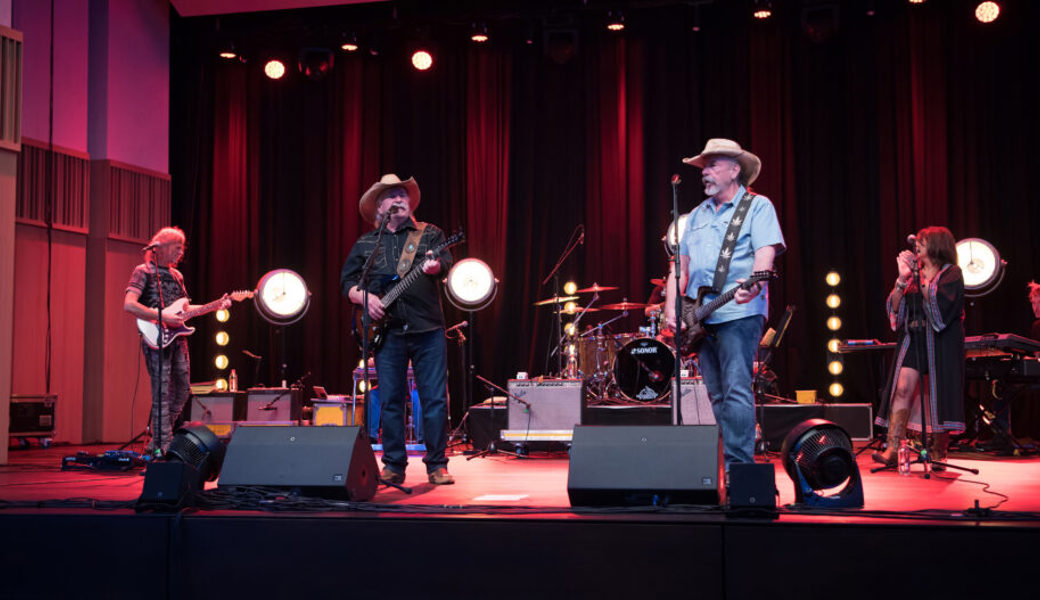  Die weltbekannten Bellamy Brothers begeisterten das Publikum beim Firmenfest der Inelplan AG. 