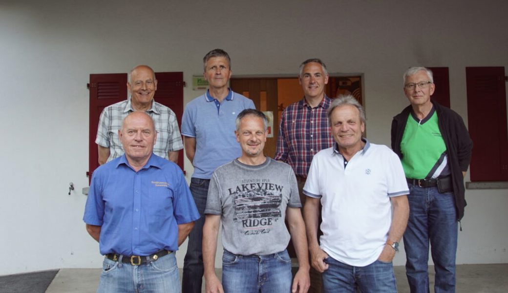  Die Gewinner: Adrian Farrèr, Hanspeter Vetsch, Remo Thomann, Günther Eberle (hinten von links), Erwin Wohlwend, Patrik Lenherr und Bruno Dutler (vorne von links). 