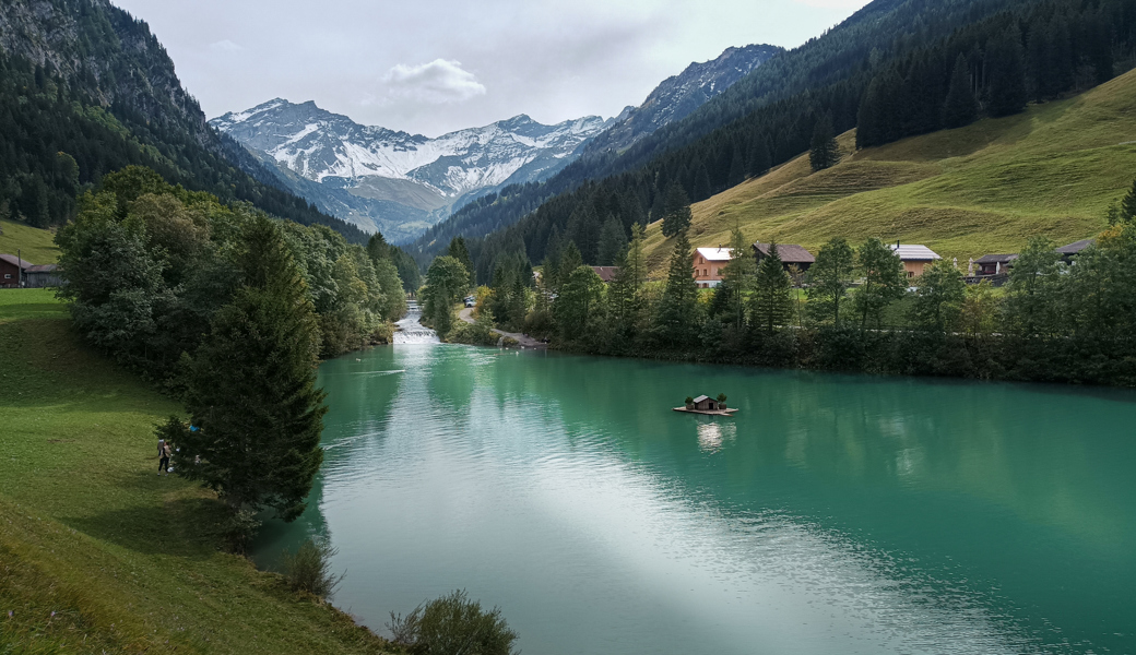 Blick über den Gänglesee in Tal des Valünabachs: Kanada lässt grüssen. 