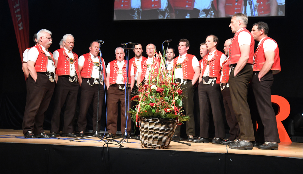 Heimatliche Lieder gab es an der Raiffeisen-GV mit dem Jodelclub Thurtal.