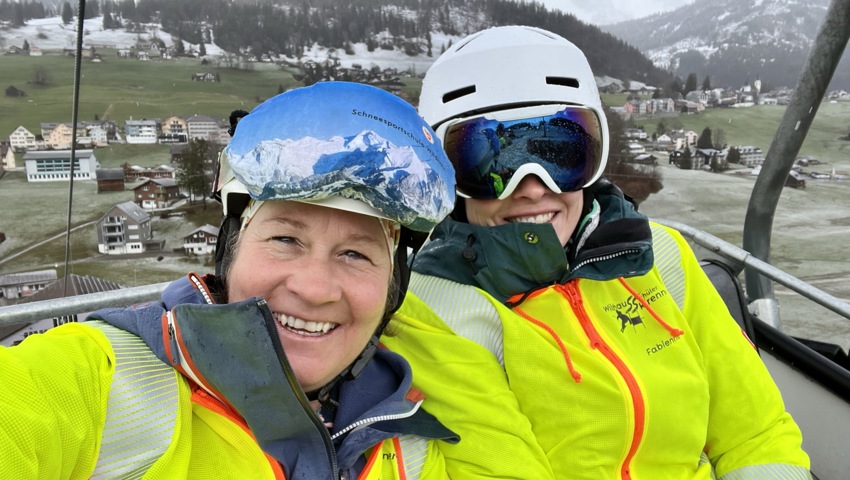 Bei bester Laune: Die Organisatorinnen Martina Bundi und Fabienne Frei.