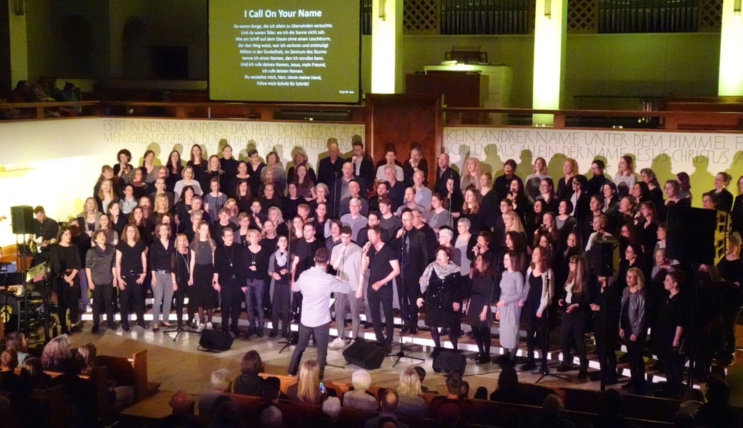 Der Gospelchor «Gospel im Werdenberg» präsentierte Gospellieder aus verschiedenen Genres. Bild: Katja Wohlwend