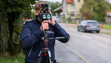 Fast 50 Stundenkilometer zu schnell: Führerausweis eingezogen