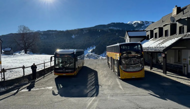 Wenn das Postauto voll ist, kommt der Beiwagen