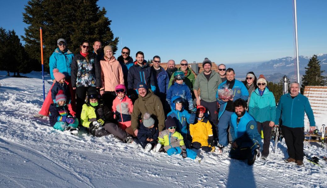  Einen sportlichen Tag genossen: Die Pontoniere nach dem Vereinsskirennen auf Malbun am Buchser Berg. 